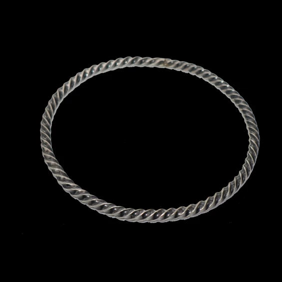Twisted Women's silver bangle