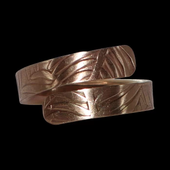 Pressed leaf overlapping gold filled ring